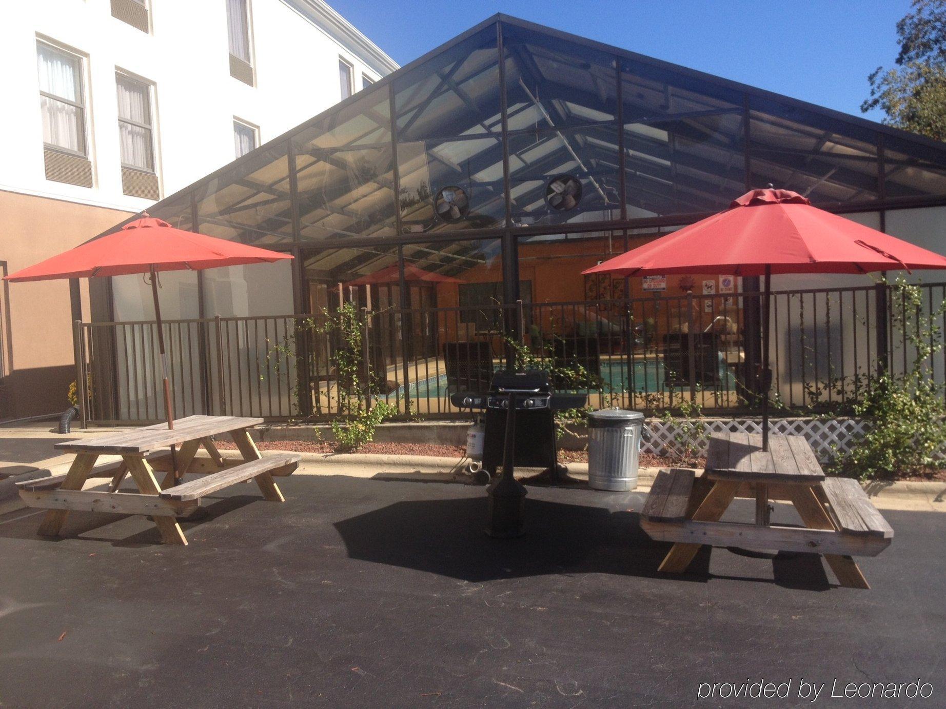 Holiday Inn Express Hotel & Suites Sanford By Ihg Exterior foto